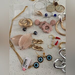 Lot of costume jewlery